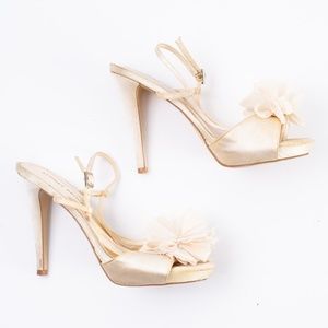 Audrey Brooke Bow satin high heels size 8.5